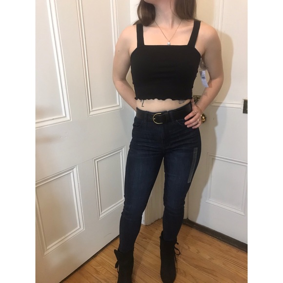 AMERICAN EAGLE OUTFIT (JEANS 2 SHORT, TOP S) - Picture 1 of 8
